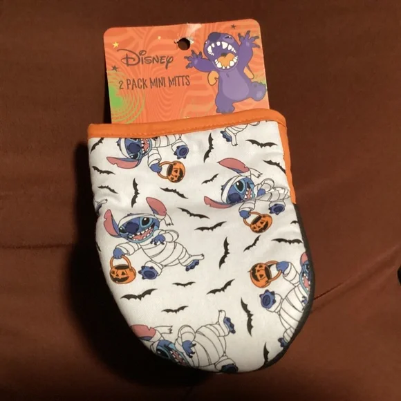 Disney Set of 2 Kitchen Towels and 2 Mini Mitts Bundle New - Picture 2 of 9